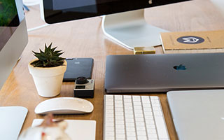 B站【小姨2号】惊艳直播，穿透明情趣内衣咬唇揉奶，骚浪身材秀到屏幕炸裂，估计下播就找金主去了！